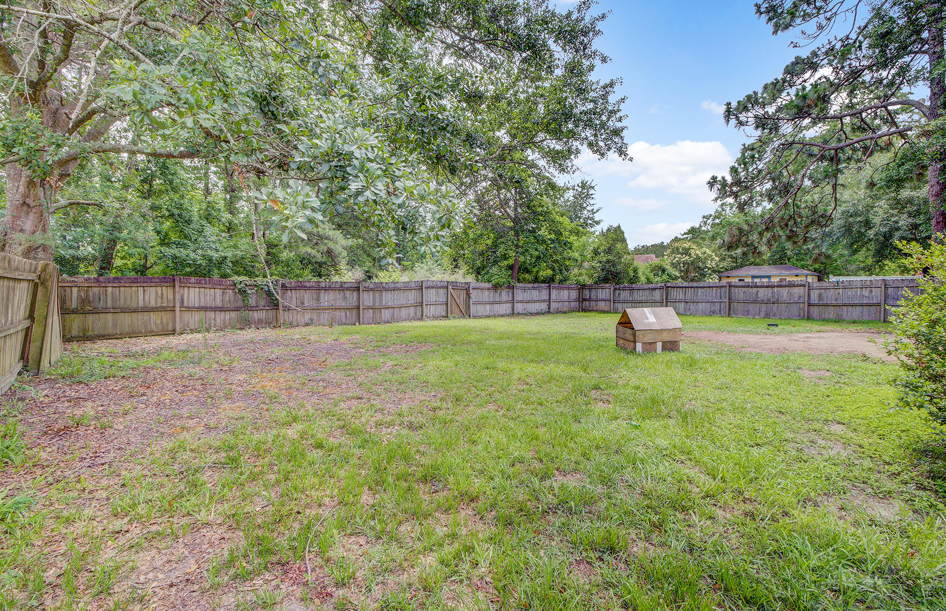 513 Longleaf Road Summerville, SC 29486 - Photo 24 of 34 25