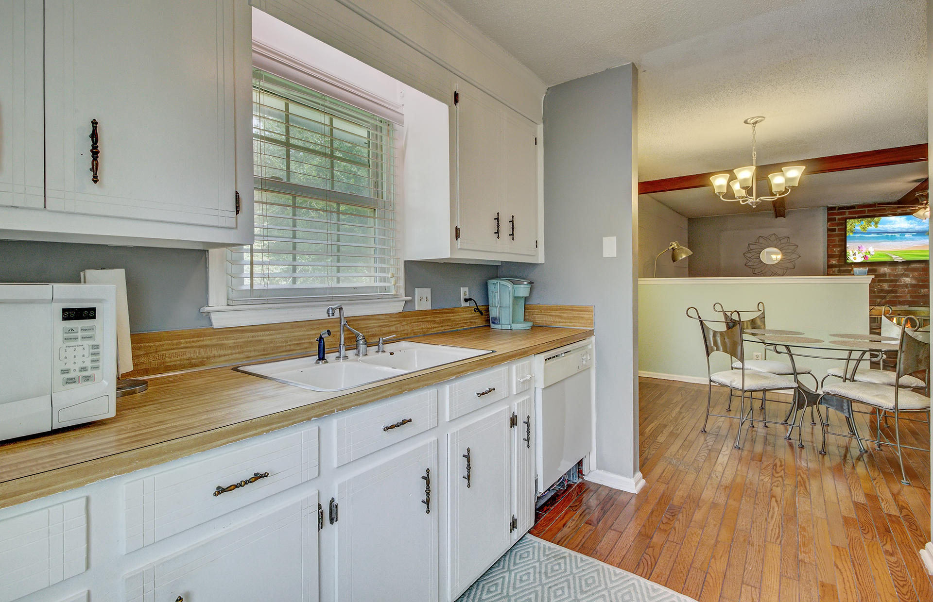 513 Longleaf Road Summerville, SC 29486 - Photo 10 of 34 11