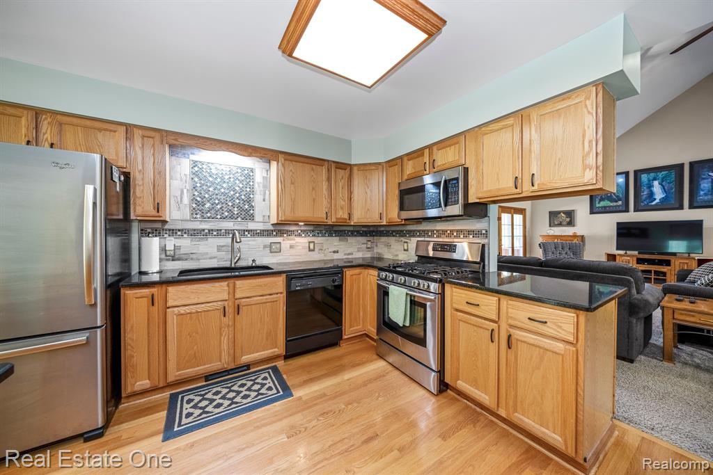 13060 Clyde Road Holly, MI 48442 - Photo 14 of 81