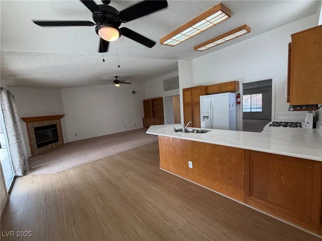 $1,900 | 6305 Crosswood Avenue, Las Vegas, NV 89108