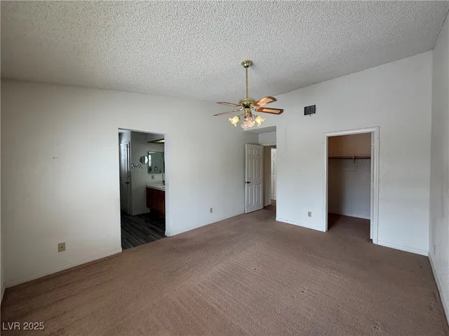 $1,900 | 6305 Crosswood Avenue, Las Vegas, NV 89108