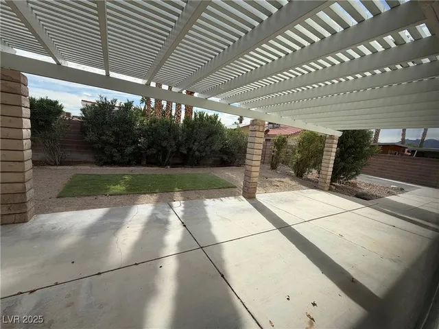 $1,900 | 6305 Crosswood Avenue, Las Vegas, NV 89108