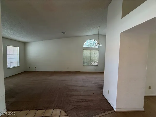 $1,900 | 6305 Crosswood Avenue, Las Vegas, NV 89108