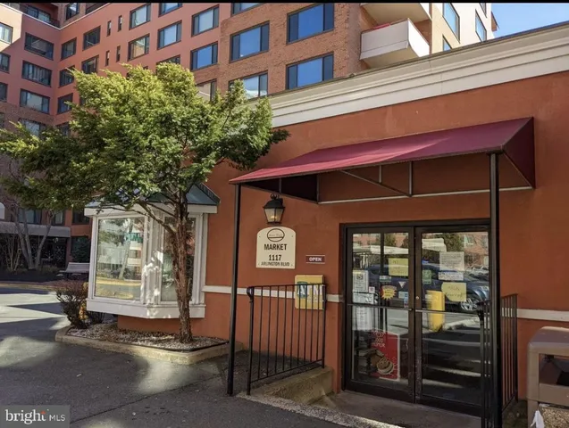 $1,500 | 1121 Arlington Boulevard, Unit 327, Arlington, VA 22209