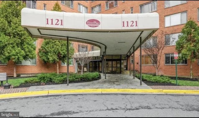 $1,500 | 1121 Arlington Boulevard, Unit 327, Arlington, VA 22209