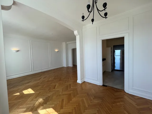 $2,995 | 925 East Wells Street, Unit 325, Milwaukee, WI 53202