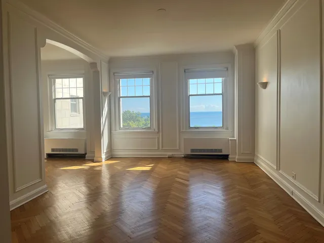 $2,995 | 925 East Wells Street, Unit 325, Milwaukee, WI 53202