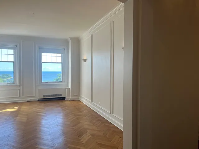 $2,995 | 925 East Wells Street, Unit 325, Milwaukee, WI 53202