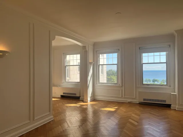 $2,995 | 925 East Wells Street, Unit 325, Milwaukee, WI 53202