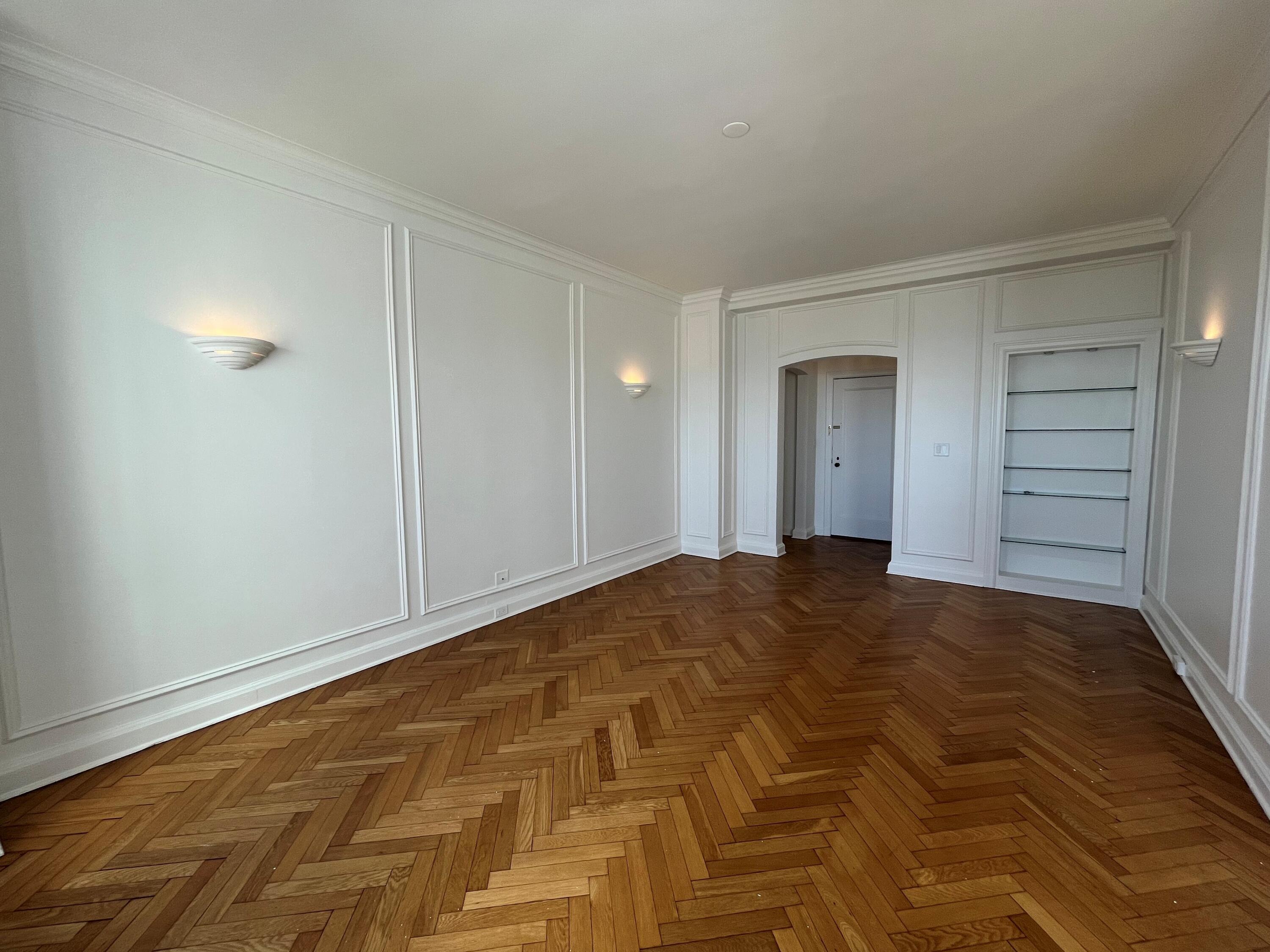 925 East Wells Street, Unit 325 Milwaukee, WI 53202 - Photo 9 of 23 425_8