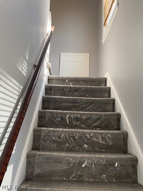 3741 Grosvenor Road Cleveland, OH 44118 - Photo 24 of 32 View of staircase