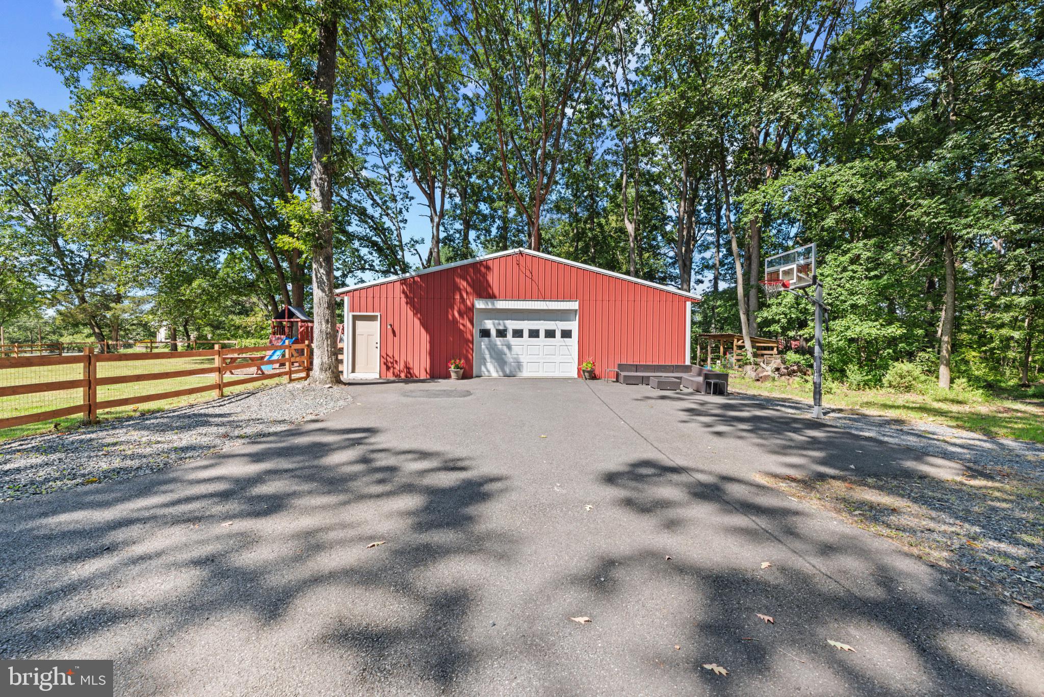 37 Little Road Perkiomenville, PA 18074 - Photo 22 of 24 Garage #1 40' x 40'