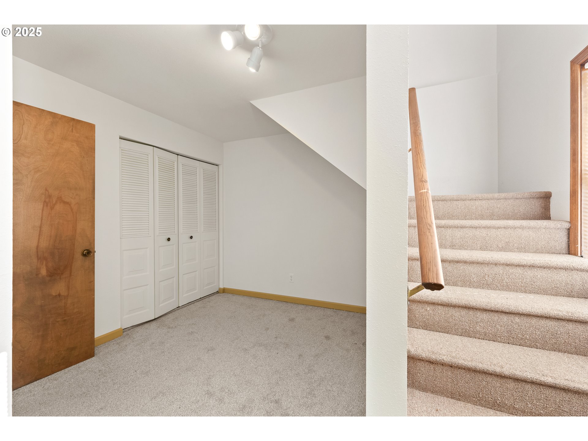1521 Ranch Road Reedsport, OR 97467 - Photo 28 of 44 a view of an entryway with staircase