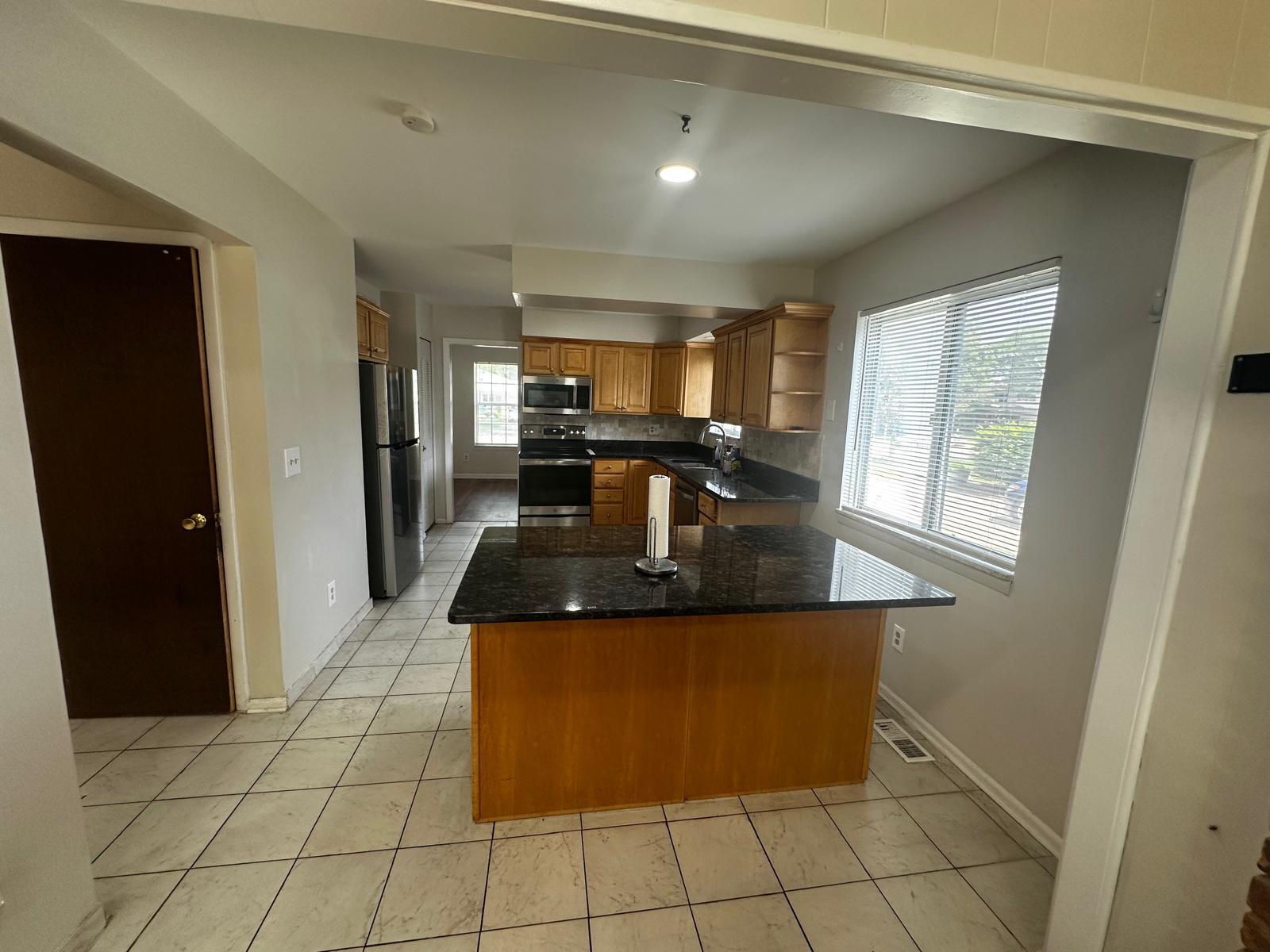 44665 Hanford Road Canton, MI 48187 - Photo 11 of 28 44665 (11)