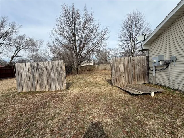 $61,420 | 3227 Hughes Avenue, Parsons, KS 67357