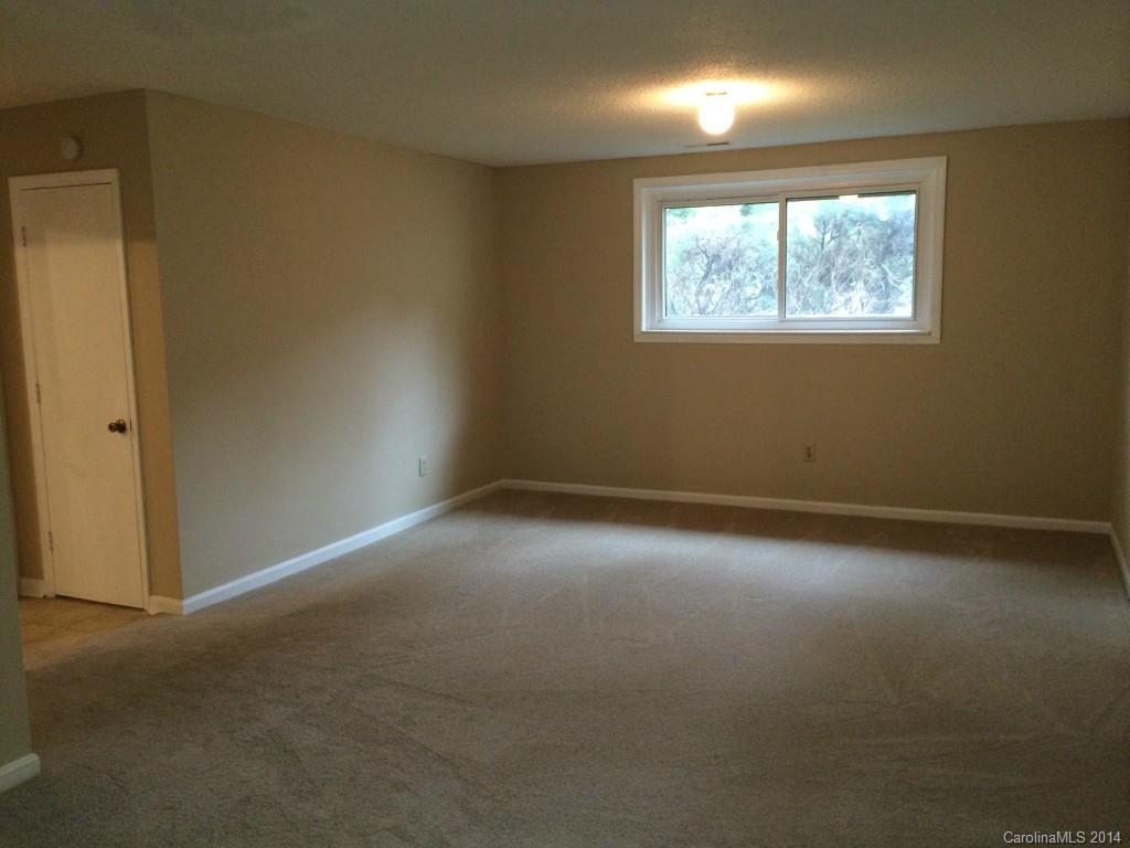 6202 Round Hill Road Charlotte, NC 28211 - Photo 12 of 13 Gallery Image 12