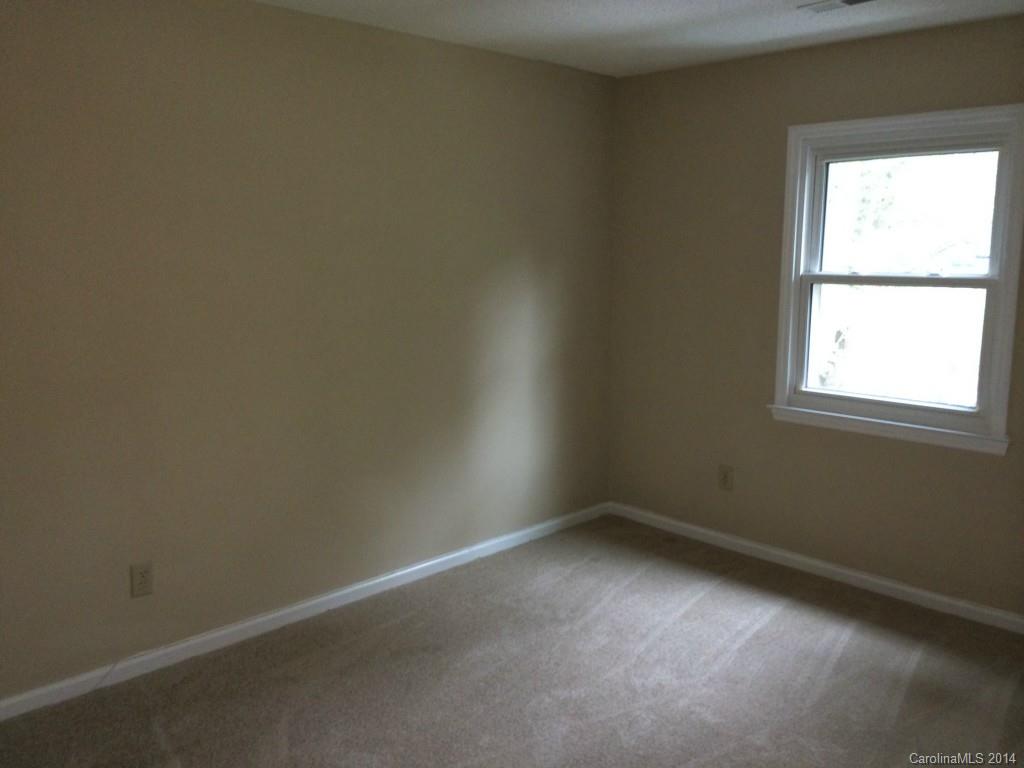 6202 Round Hill Road Charlotte, NC 28211 - Photo 8 of 13 Gallery Image 8