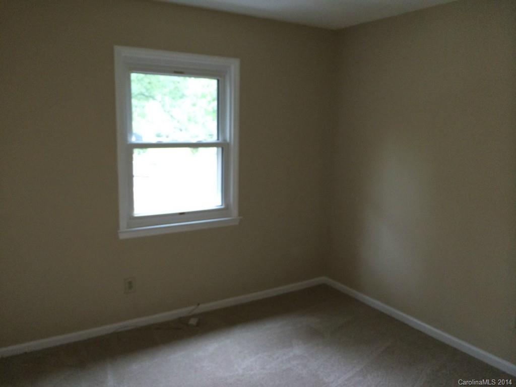 6202 Round Hill Road Charlotte, NC 28211 - Photo 9 of 13 Gallery Image 9