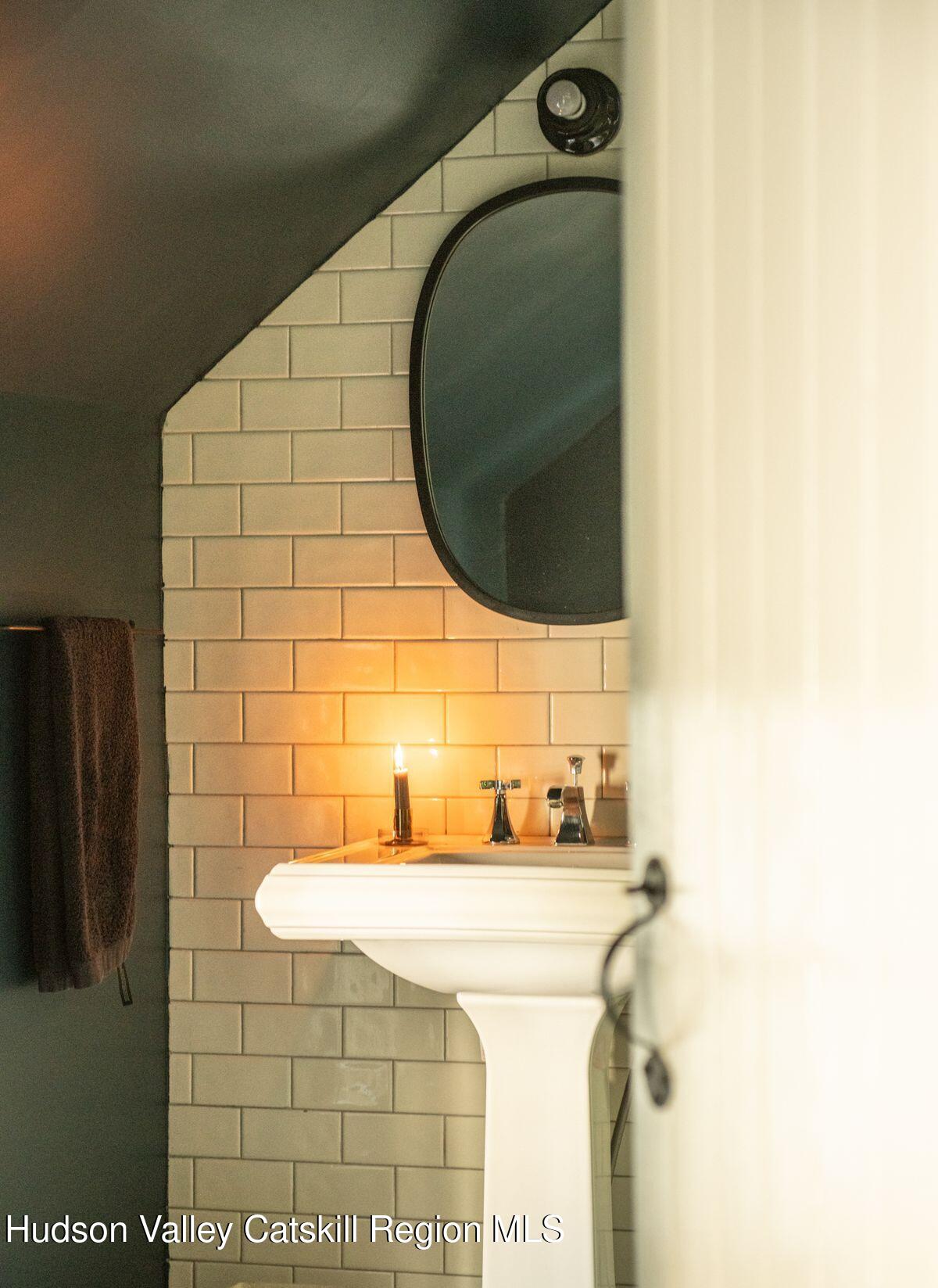 342 State Street Hudson, NY 12534 - Photo 14 of 21 photo_online_014