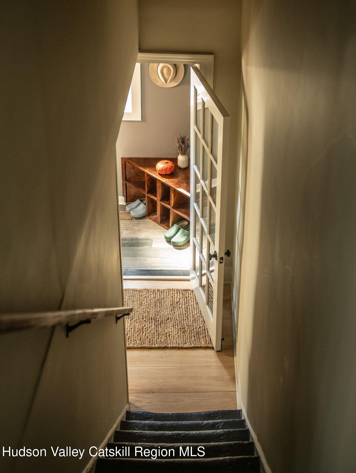 342 State Street Hudson, NY 12534 - Photo 10 of 21 photo_online_010