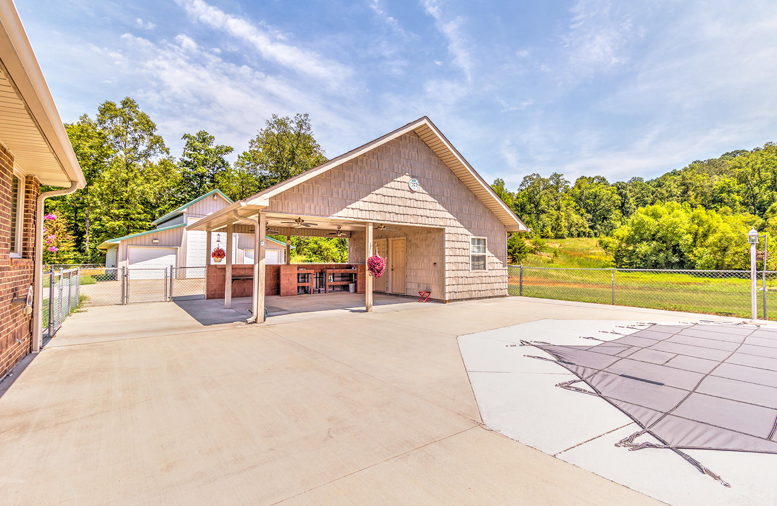 2074 Centerpoint Road Decatur, TN 37322 - Photo 8 of 40 Poolhouse & Outside Kitchen