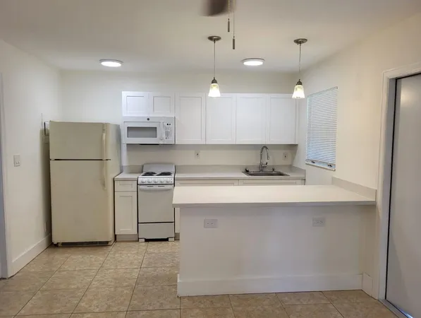 $1,595 | 317 North 61st Terrace, Unit 1, Hollywood, FL 33024