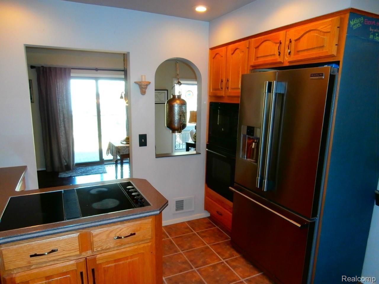 730 Hamilton Court Rochester, MI 48307 - Photo 10 of 39 P3090090.JPG