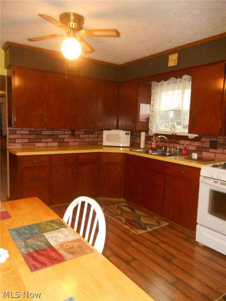78 West Caston Road New Franklin, OH 44319 - Photo 3 of 24