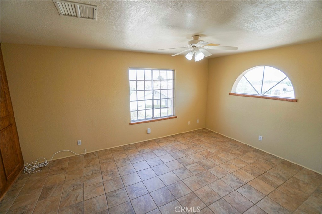 18633 Kamana Road Apple Valley, CA 92307 - Photo 33 of 50