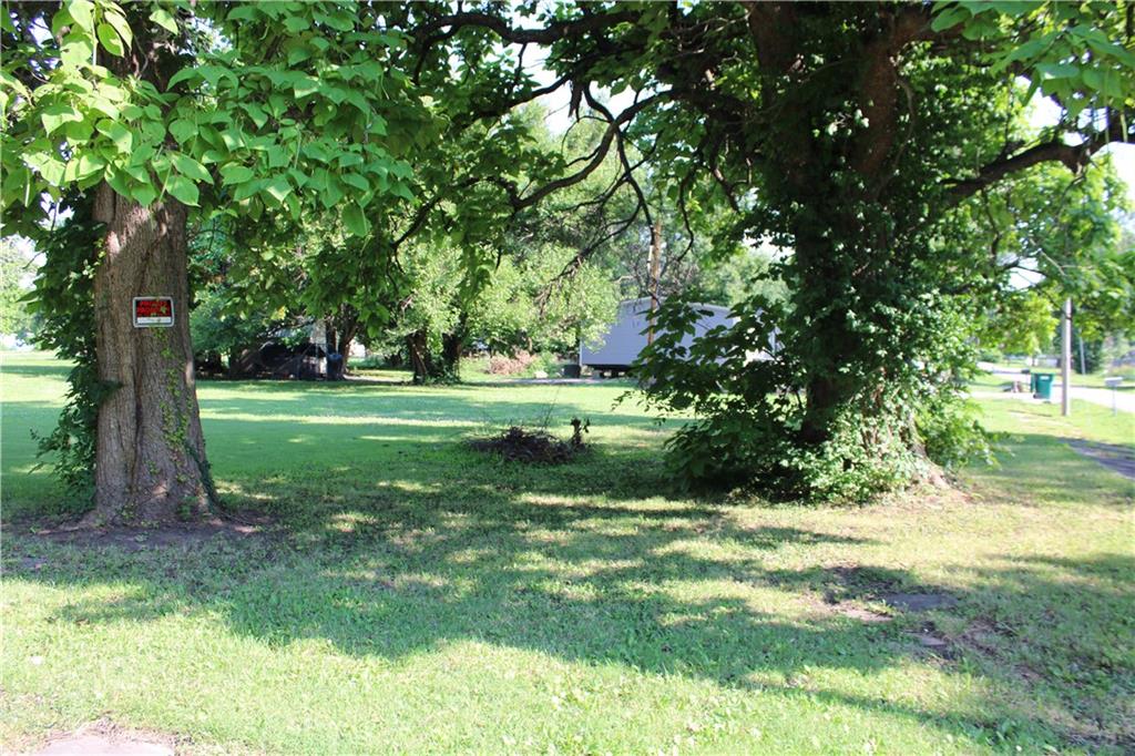 South Oak Street Mulberry, KS 66756 - Photo 3 of 3