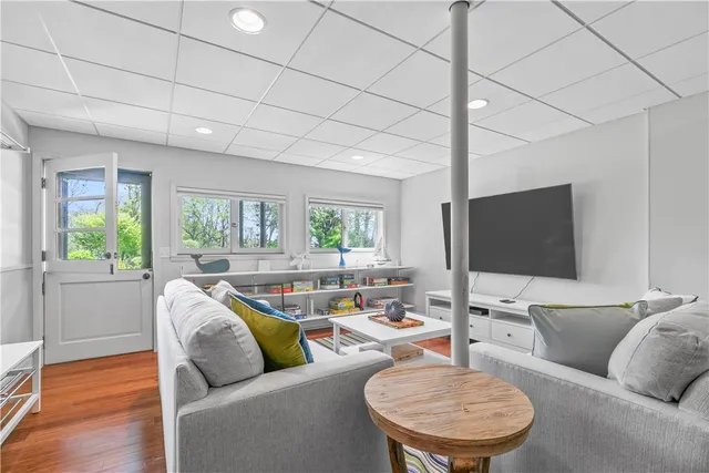 $3,800 | 38 Seaview Avenue, South Kingstown, RI 02879