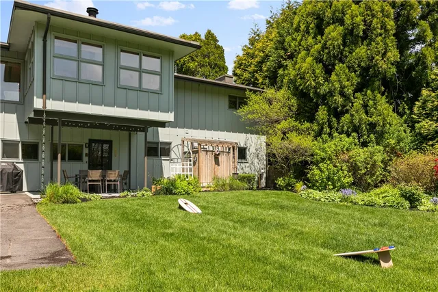 $3,800 | 38 Seaview Avenue, South Kingstown, RI 02879