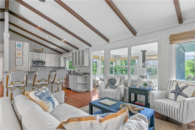$3,800 | 38 Seaview Avenue, South Kingstown, RI 02879