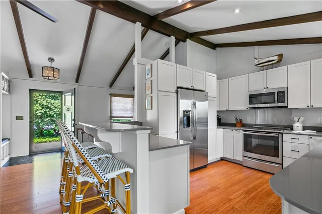 $3,800 | 38 Seaview Avenue, South Kingstown, RI 02879