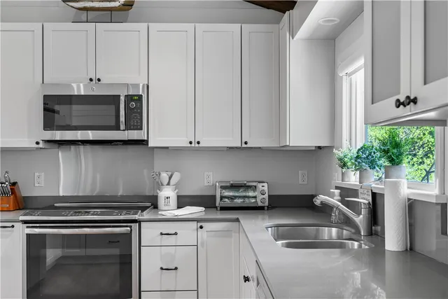 $3,800 | 38 Seaview Avenue, South Kingstown, RI 02879