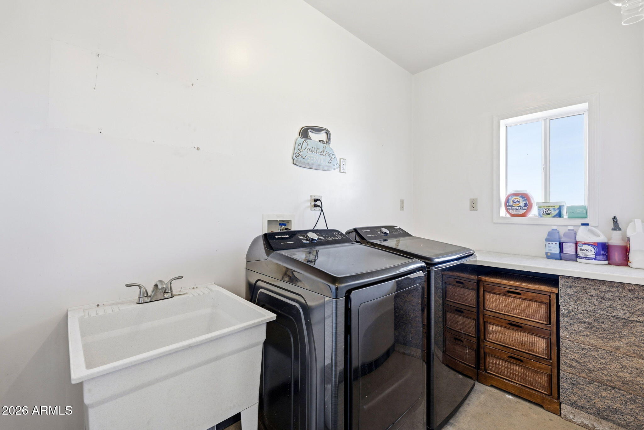77 N8543 Concho, AZ 85924 - Photo 20 of 44 a utility room with dryer and washer