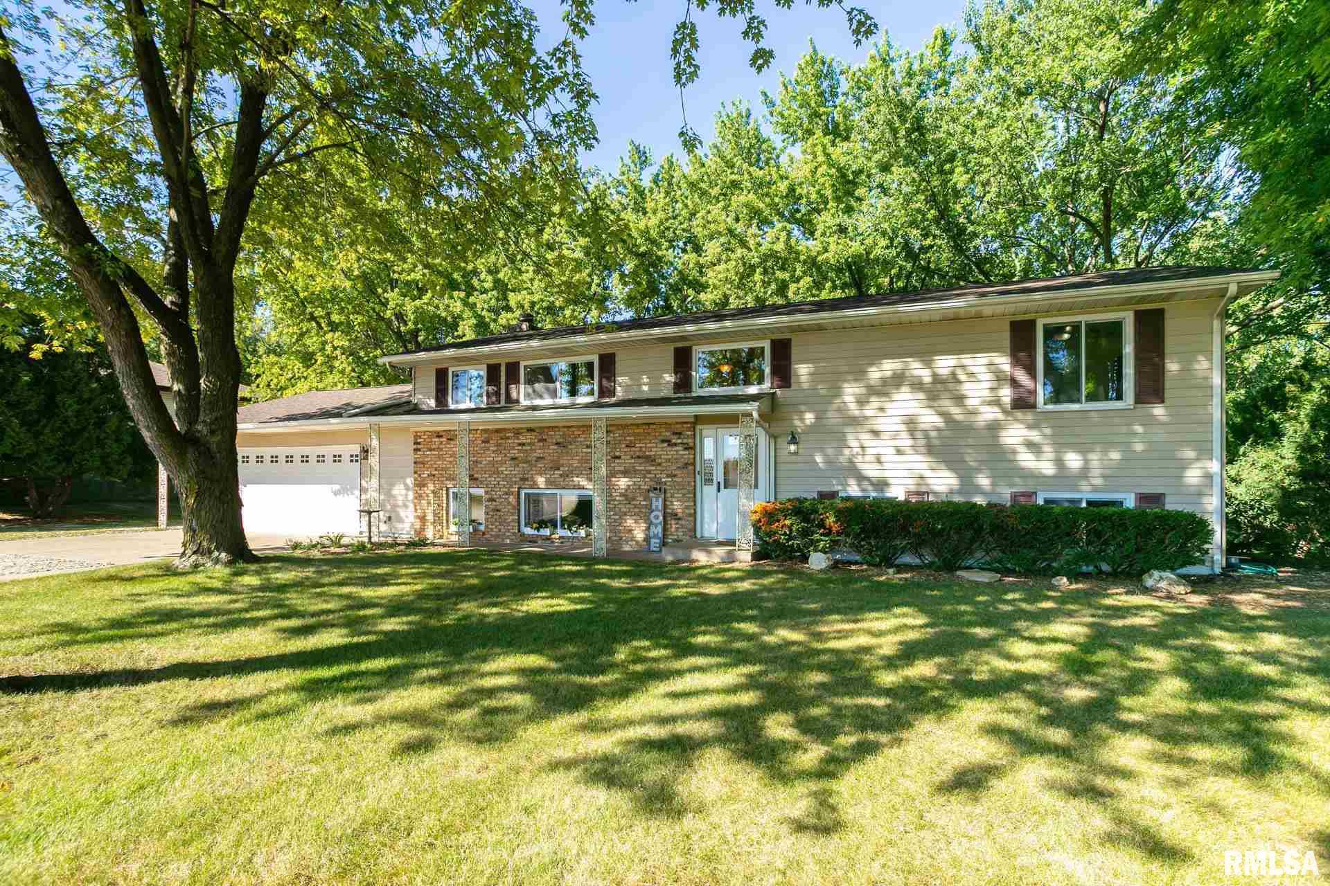 220 South Cody Road Eldridge, IA 52748 - Photo 1 of 36 Gallery Image 1