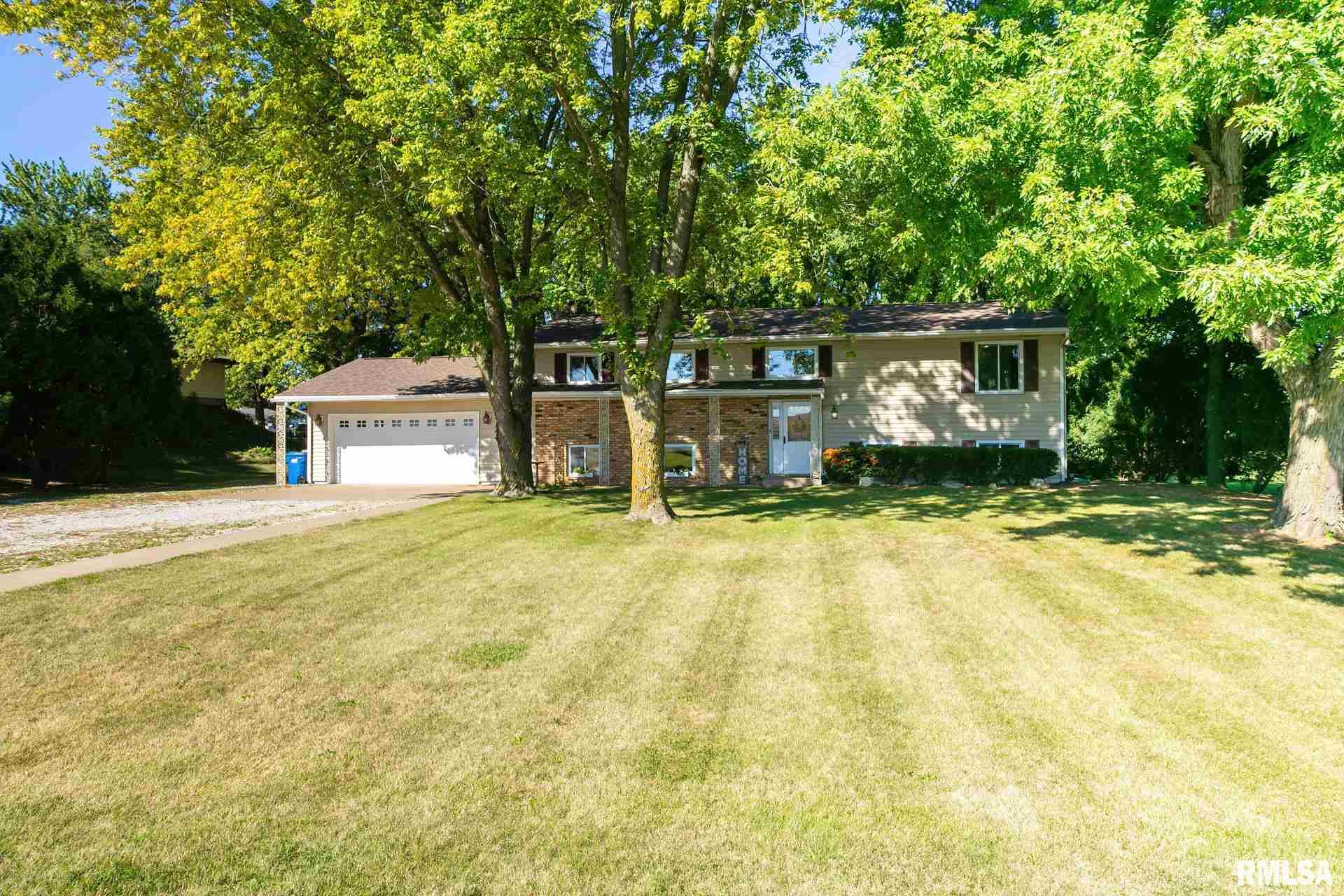 220 South Cody Road Eldridge, IA 52748 - Photo 2 of 36 Gallery Image 2