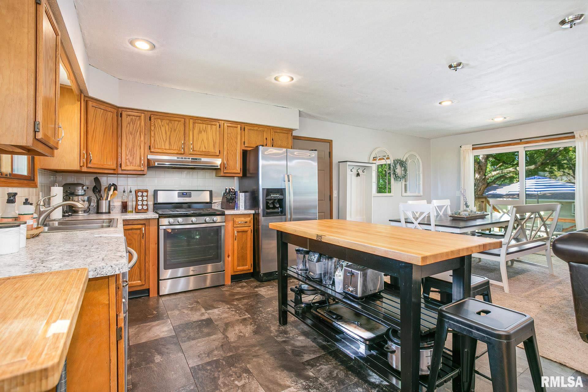 220 South Cody Road Eldridge, IA 52748 - Photo 12 of 36 Gallery Image 12