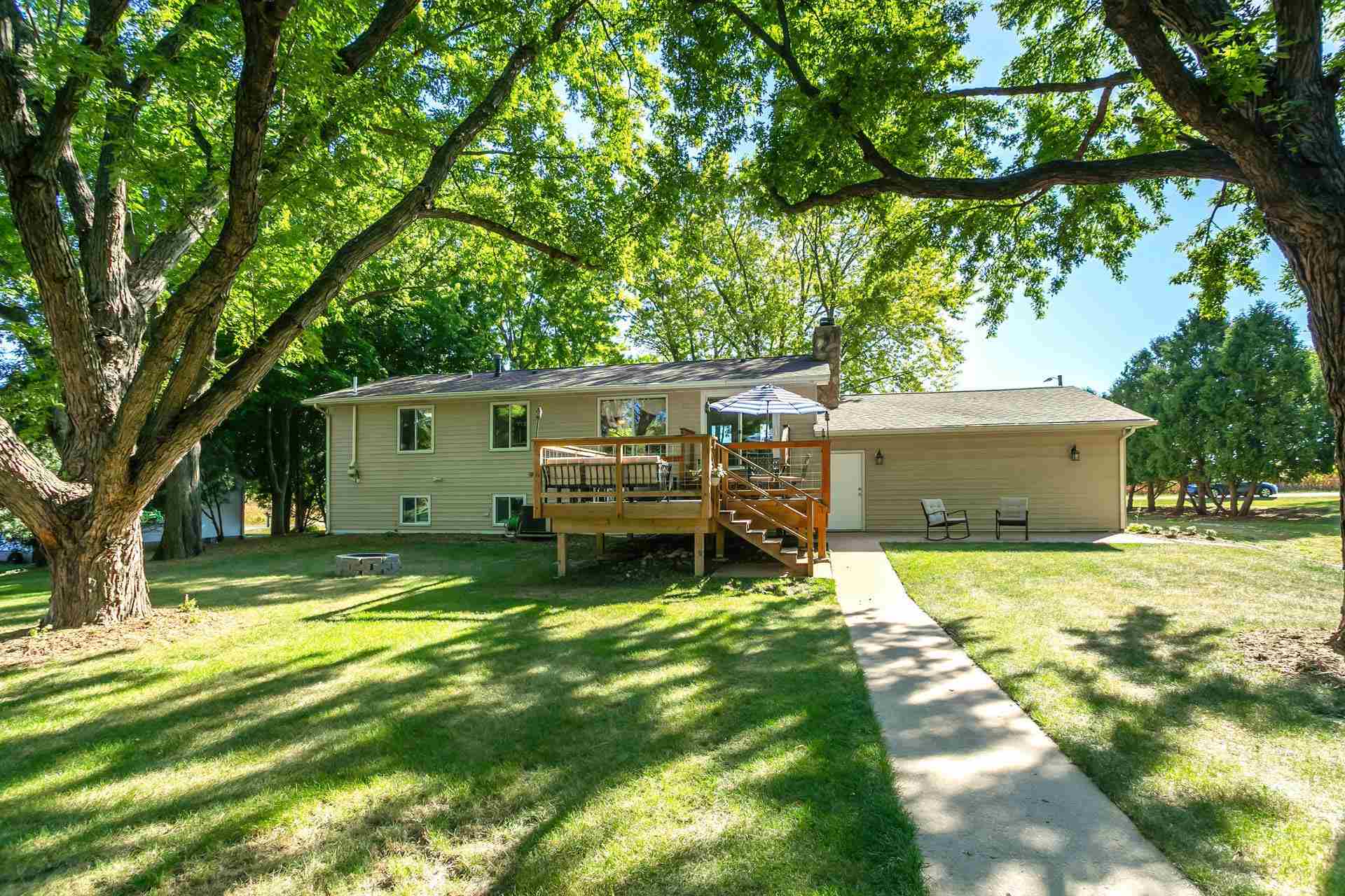 220 South Cody Road Eldridge, IA 52748 - Photo 34 of 36 Gallery Image 34