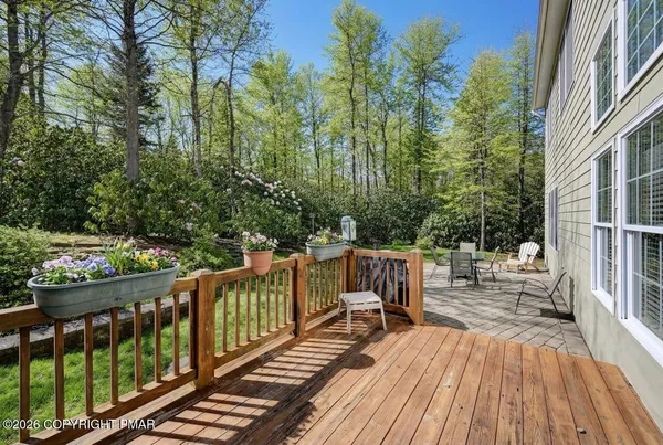 $549,000 | 207 Hermit Thrush Road, Long Pond, PA 18334