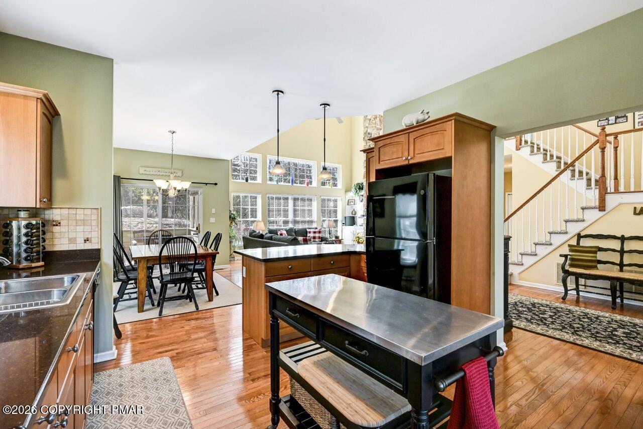 207 Hermit Thrush Road Long Pond, PA 18334 - Photo 6 of 29 Kitchen
