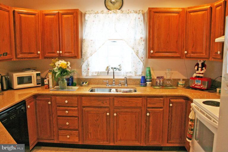 105 Hibiscus Court Lititz, PA 17543 - Photo 28 of 37