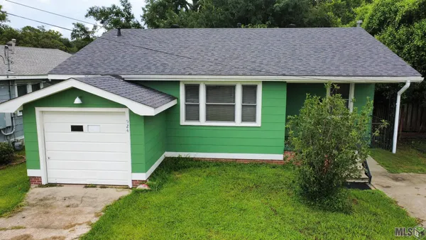$1,300 | 524 8th Street, Port Allen, LA 70767