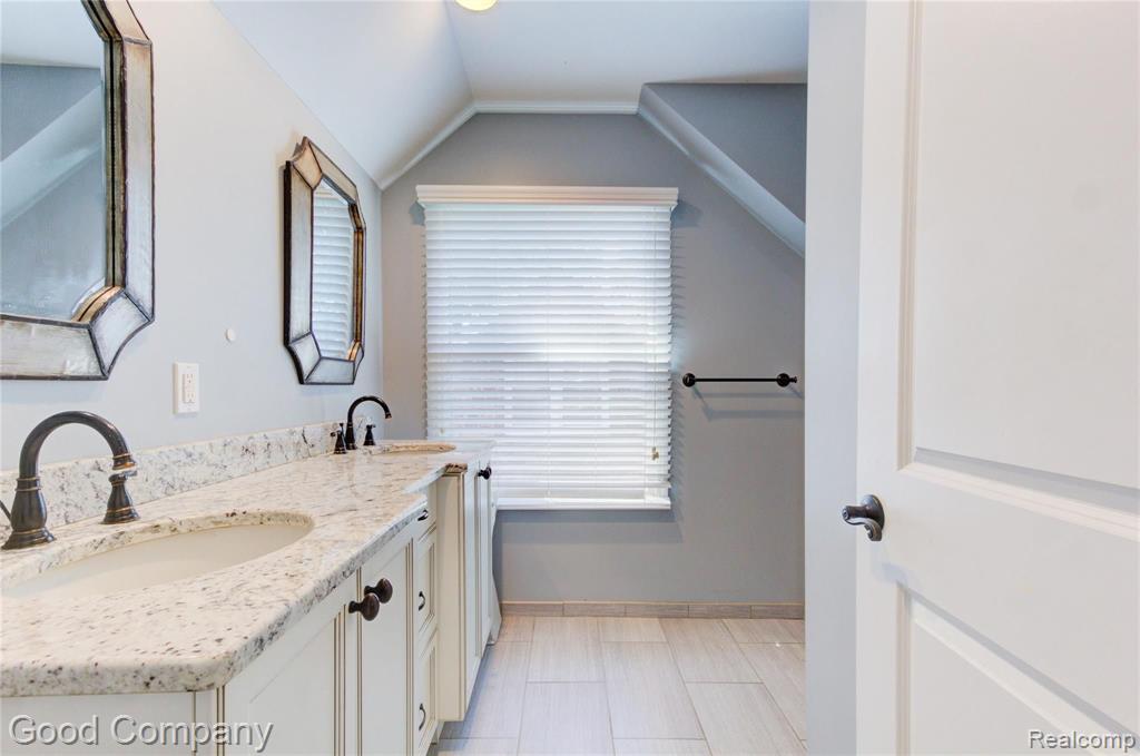4299 Wakefield Road Berkley, MI 48072 - Photo 26 of 46