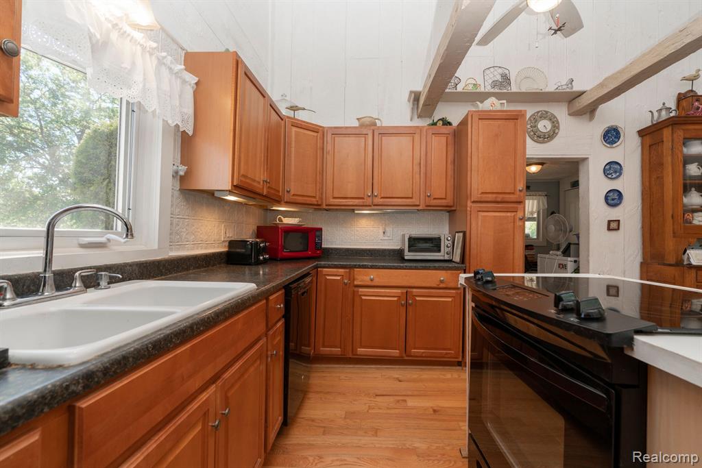 5360 Bentley Lake Road Howell, MI 48843 - Photo 11 of 38