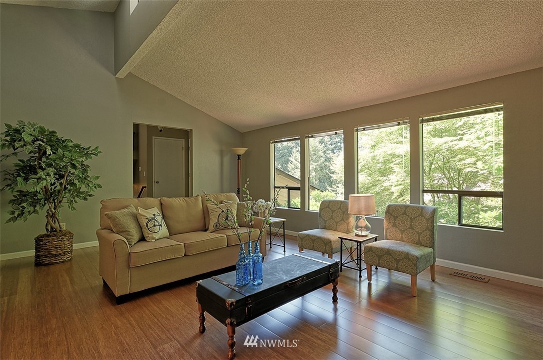 20907 28th Avenue Southeast Bothell, WA 98021 - Photo 3 of 21