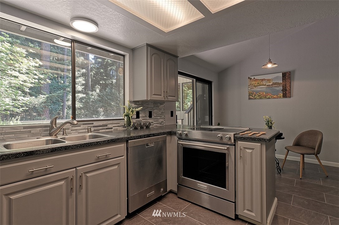 20907 28th Avenue Southeast Bothell, WA 98021 - Photo 6 of 21