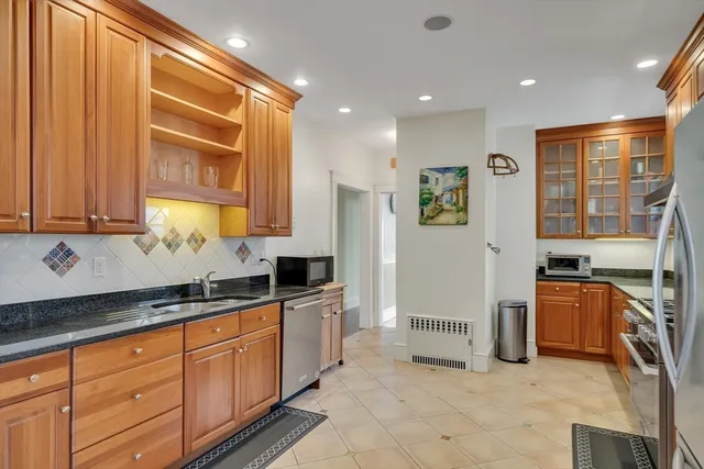 $2,650,000 | 129 Auburn Street, Cambridge, MA 02139