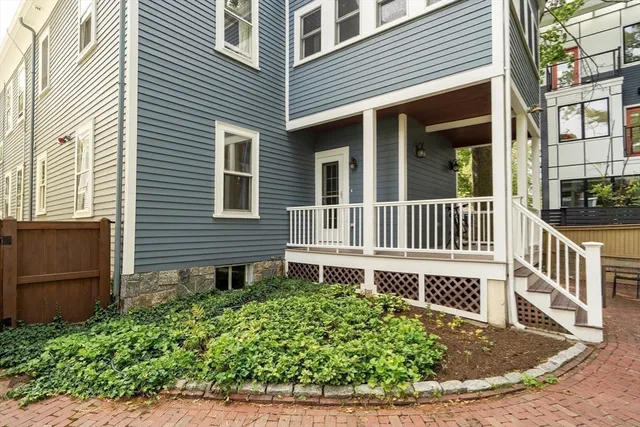 $2,650,000 | 129 Auburn Street, Cambridge, MA 02139